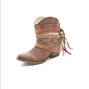 Freebird by Steve Madden